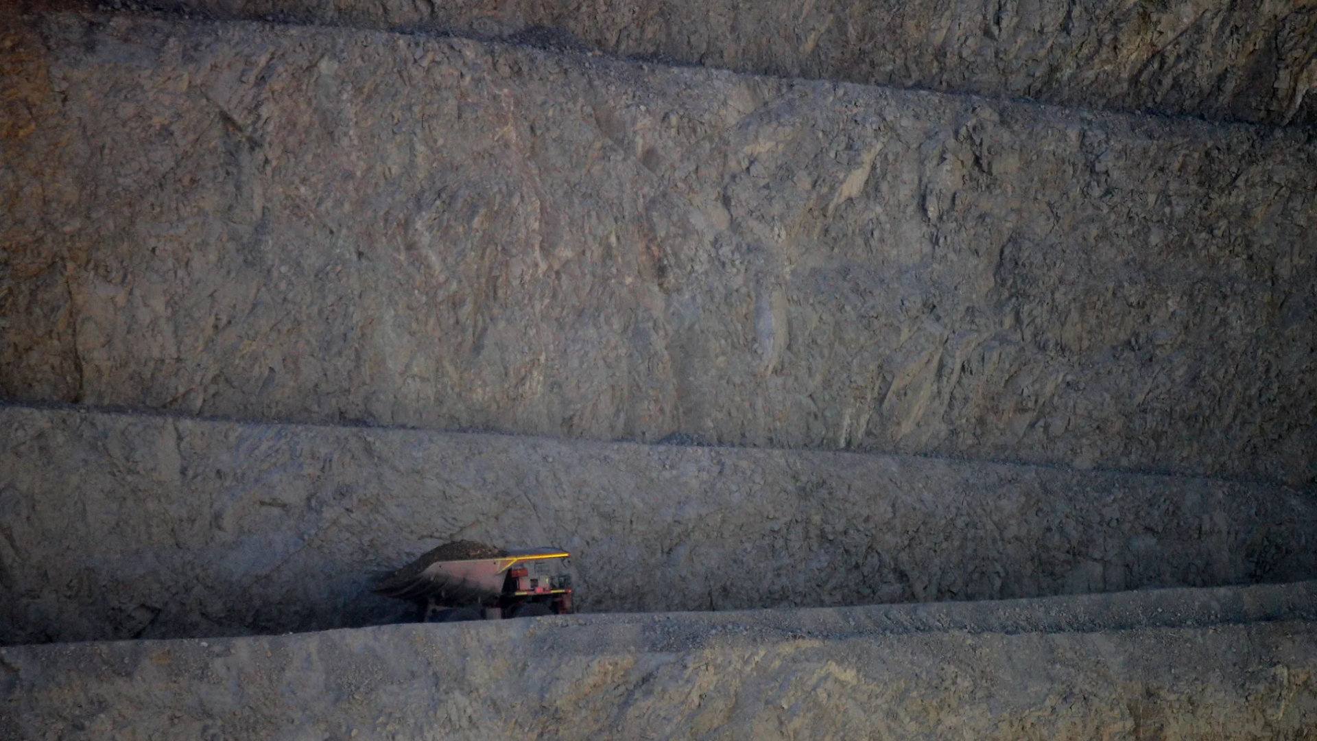 Contratistas de Codelco Andina inician paralización y exigen mejoras de seguridad laboral