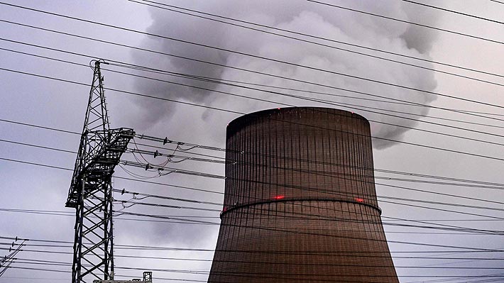 Comisión Europea presenta propuesta definitiva para considerar la energía nuclear y el gas como "verdes"