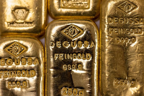 El oro vuelve a brillar y aspira a convertirse en un "seguro" contra la recesión en 2023