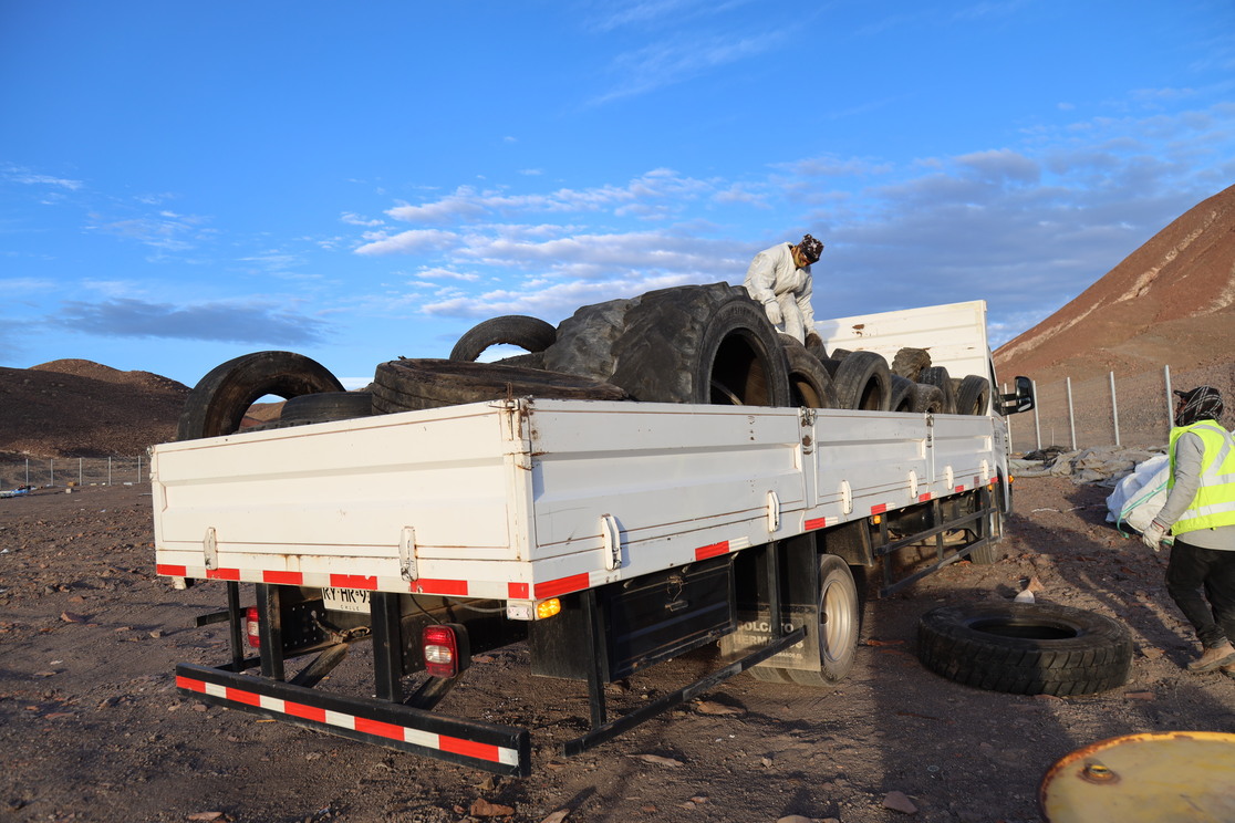 SQM y Universidad Católica del Norte fortalecen su compromiso con la sostenibilidad en el Salar de Atacama