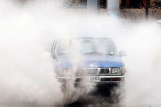 Fuertes vientos y hasta 80 mm de lluvia: Santiago podría recibir su peor temporal en casi una década