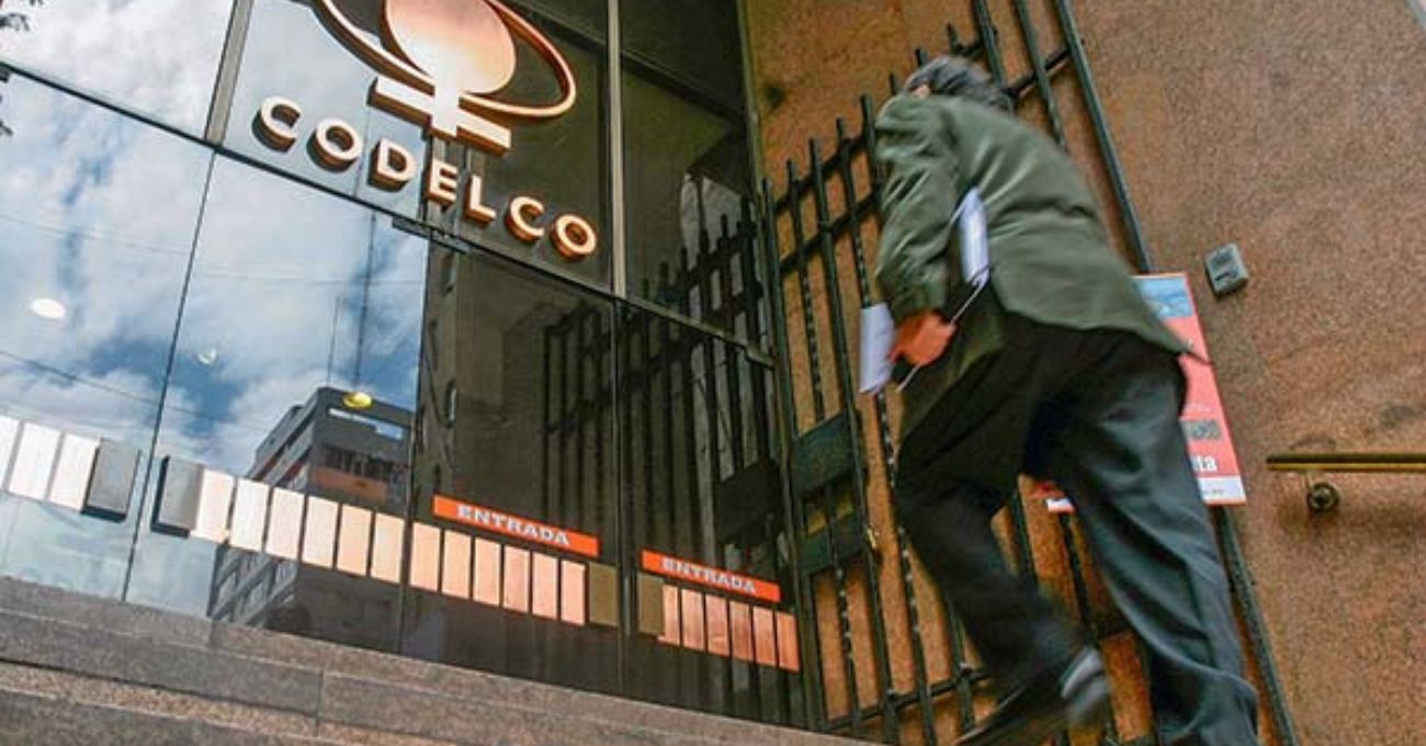 Rebaja de Moody’s: hasta US$ 68 millones al año en intereses sería el costo para Codelco según expertos