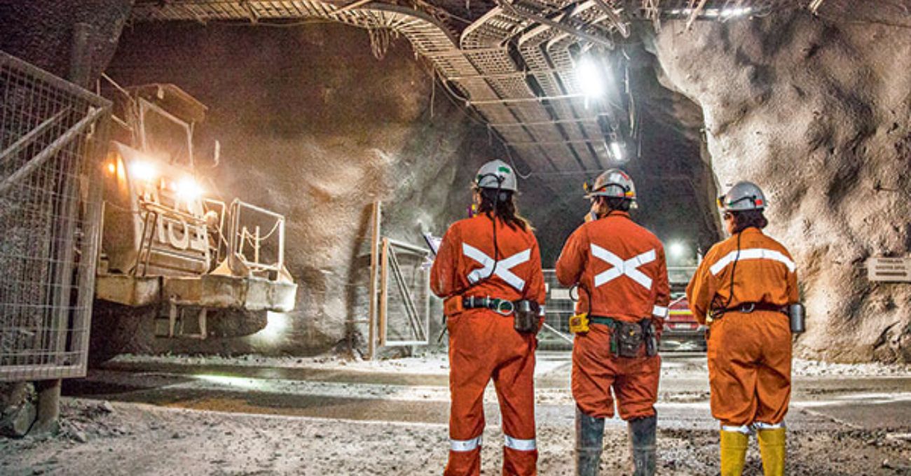 Trabajadores de Codelco aseguran que defenderán estabilidad laboral y propiedad estatal: "No podemos permitir ajustes dotacionales, no da para más"