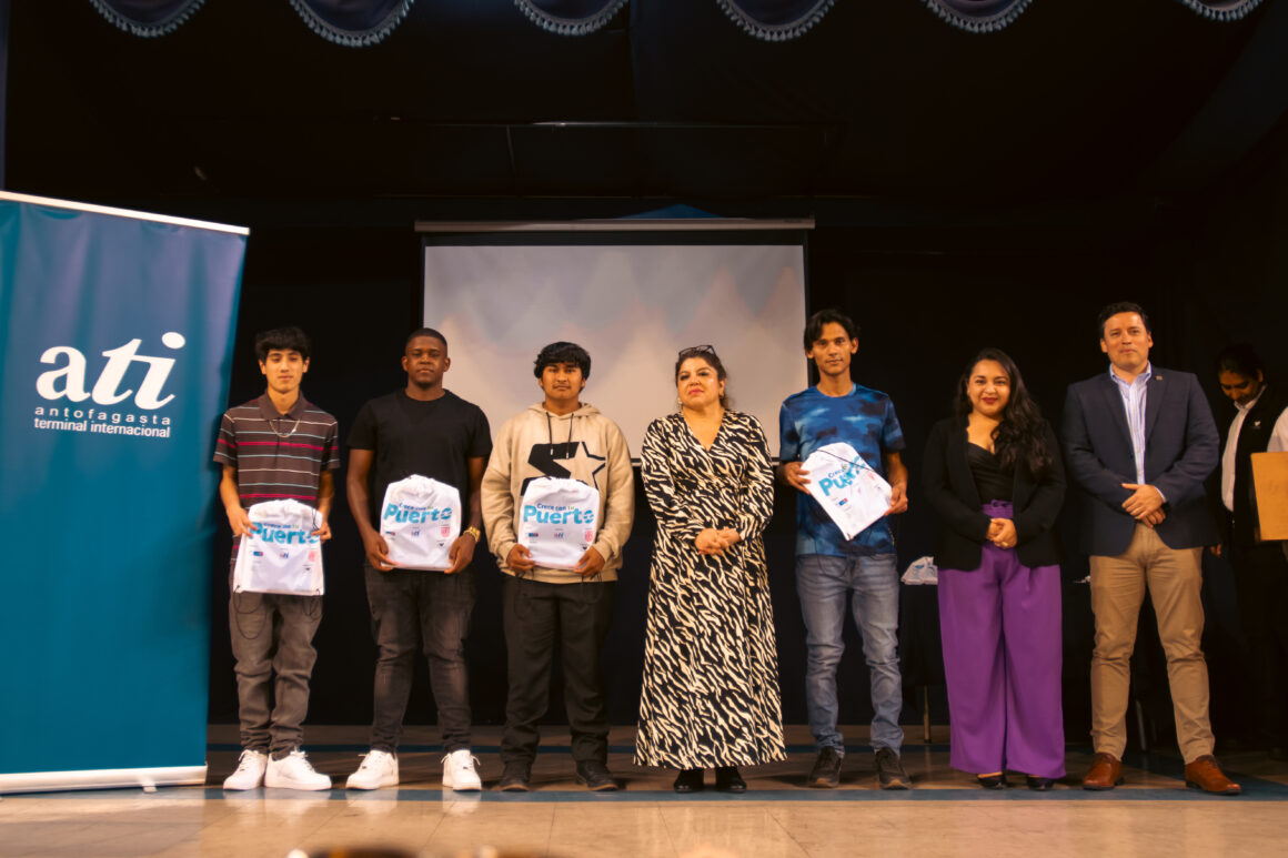 Gracias a programa Crece con tu Puerto de ATI, estudiantes se capacitarán en tareas logísticas