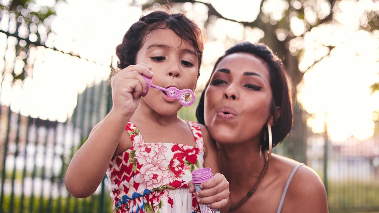 ¿Cuáles son los beneficios estatales que pueden recibir las madres?