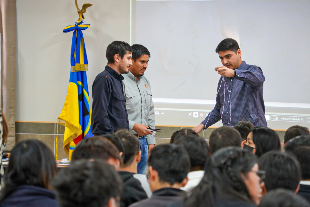 Profesionales de Chuquicamata Subterránea inspiran a estudiantes del Colegio Don Bosco de Calama