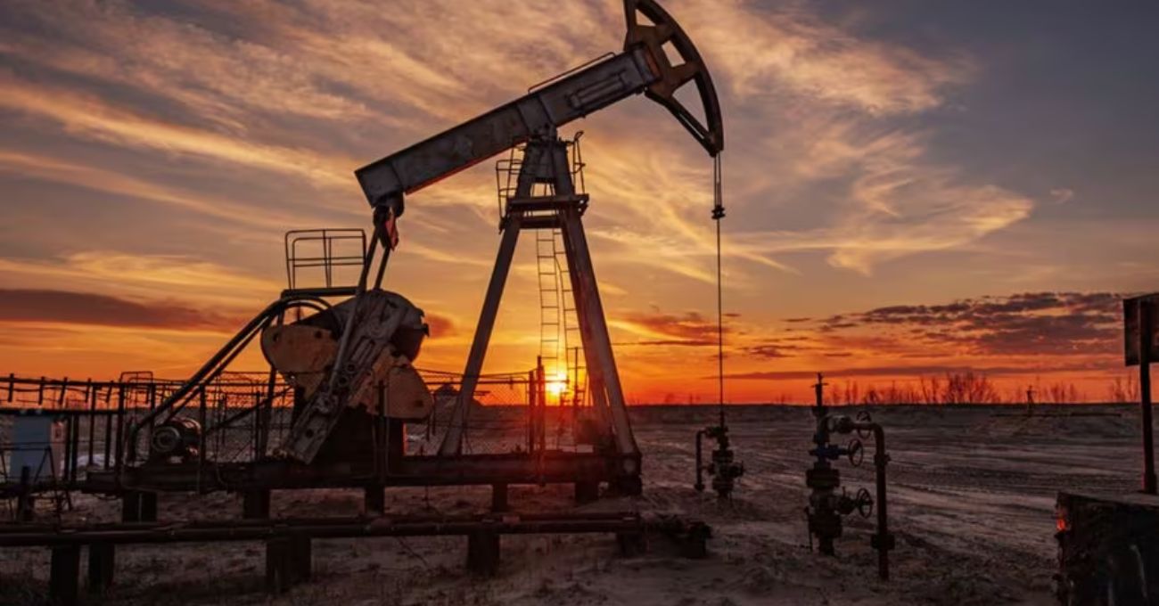 Petróleo cae ante temor por la demanda tras alza de los inventarios de gasolina en EEUU