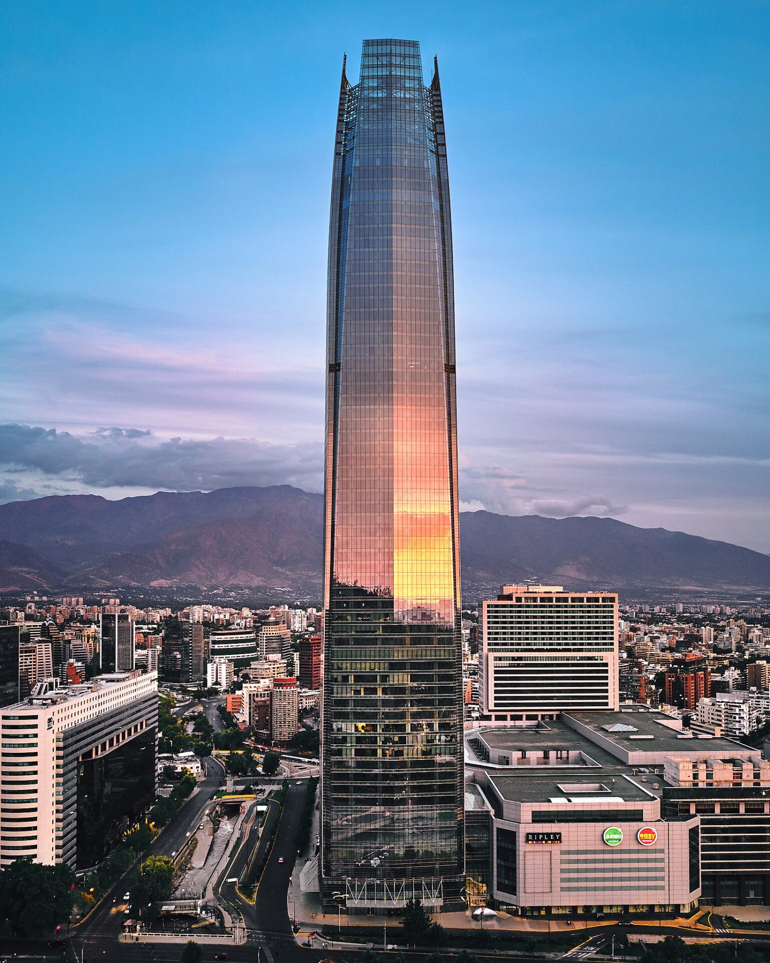 Mall Costanera Center ofrece trabajo para vendedores, operarios y técnicos: Conoce cómo postular