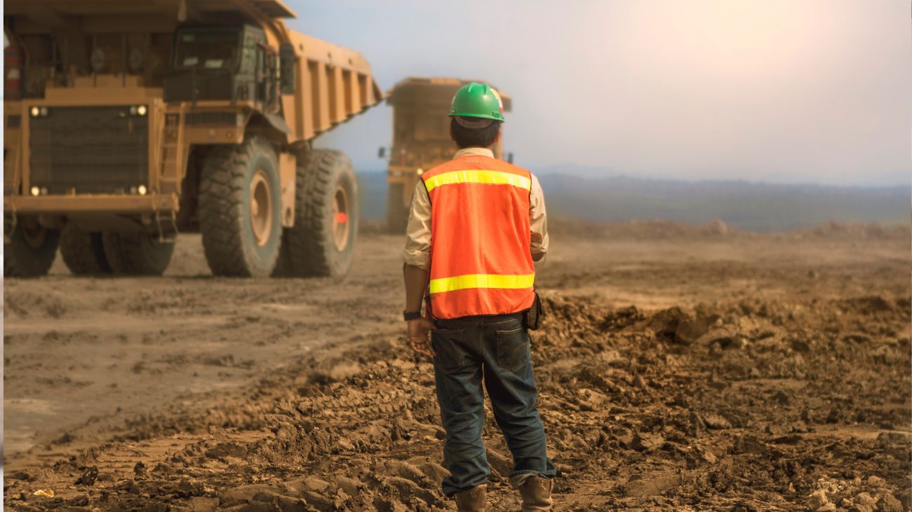 Las 20 carreras mejor pagadas en el área de la Minería en Chile