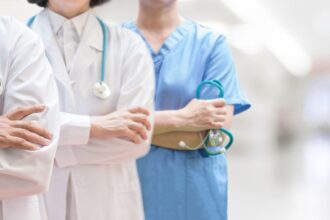 Oportunidades laborales en salud: Más de 200 vacantes en el Servicio Regional de Salud Metropolitano