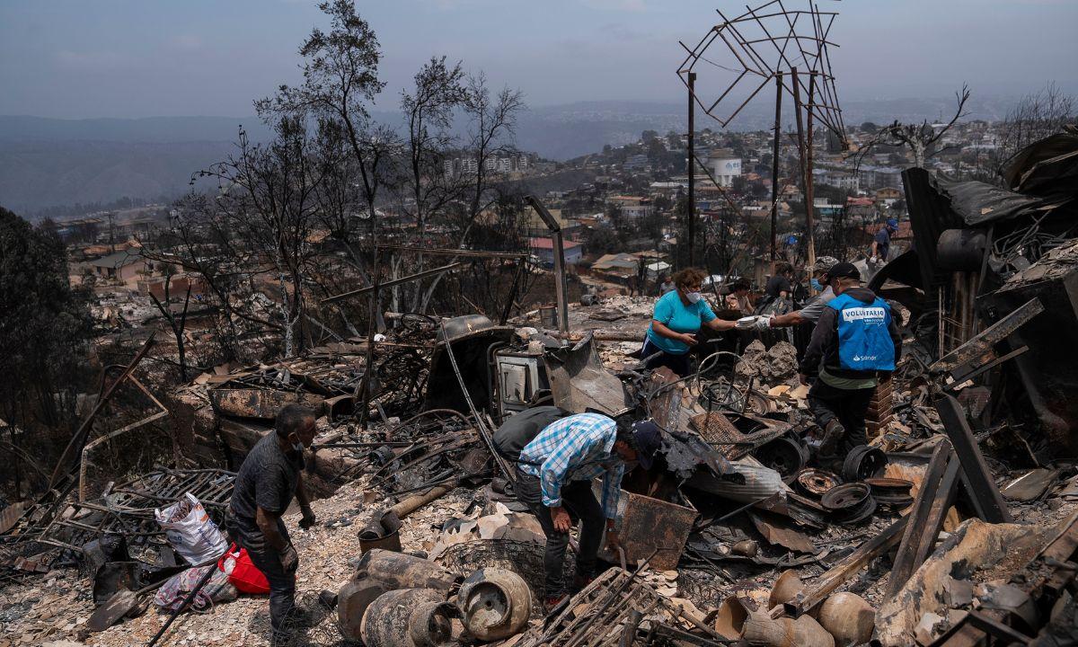Beneficio económico para afectados por incendios en Valparaíso: ¿Qué es el Bono de Acogida y quiénes lo reciben?