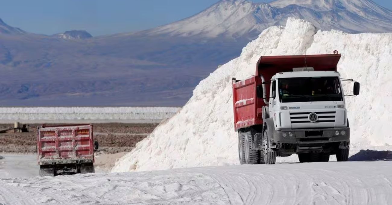 Tironi y Aylwin Matta: Los refuerzos de Codelco y SQM para aquietar las aguas en las comunidades del salar