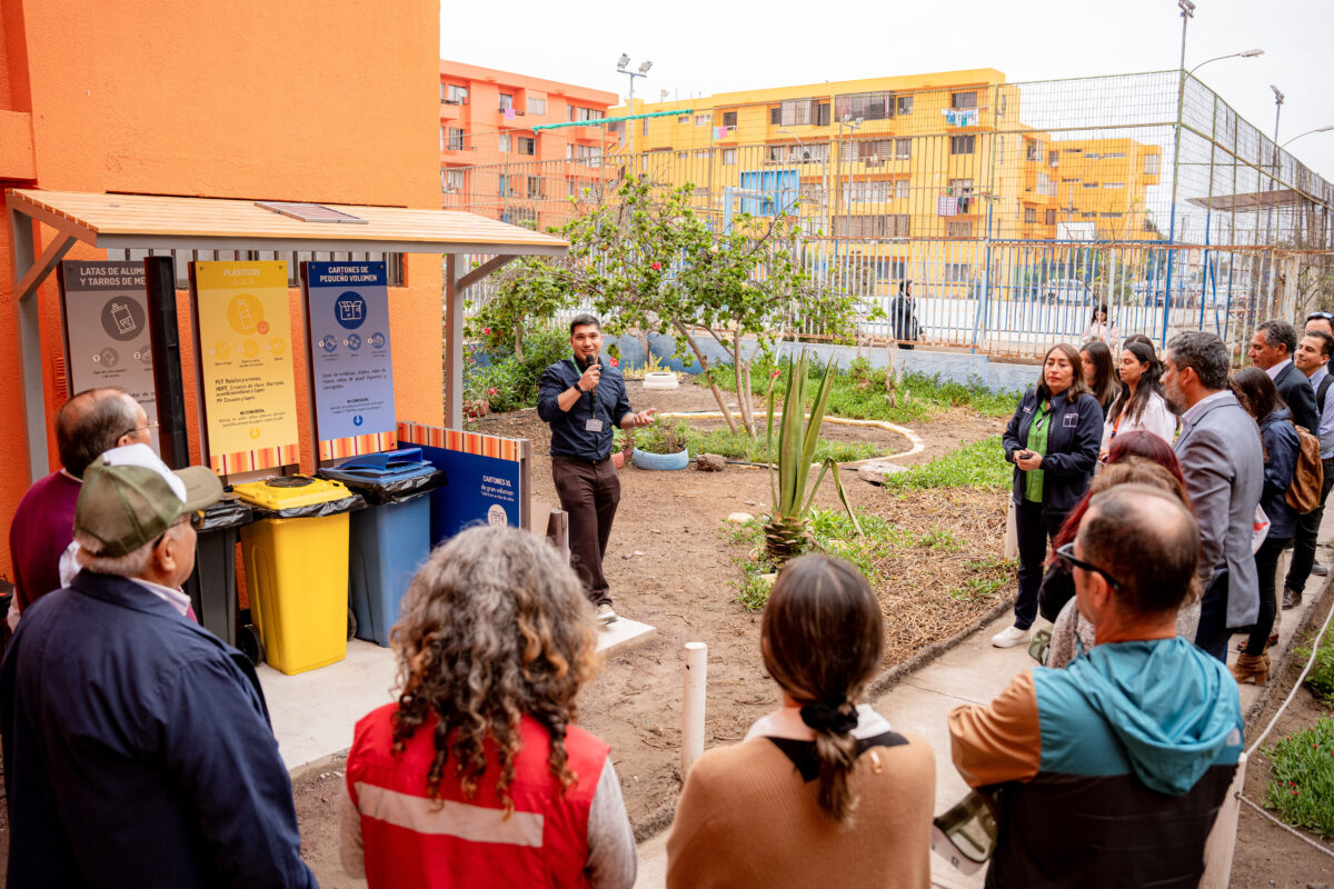 Collahuasi y su programa Cuidemos Tarapacá hacen entrega de 9 puntos verdes de gestión de residuos para el Barrio El Morro