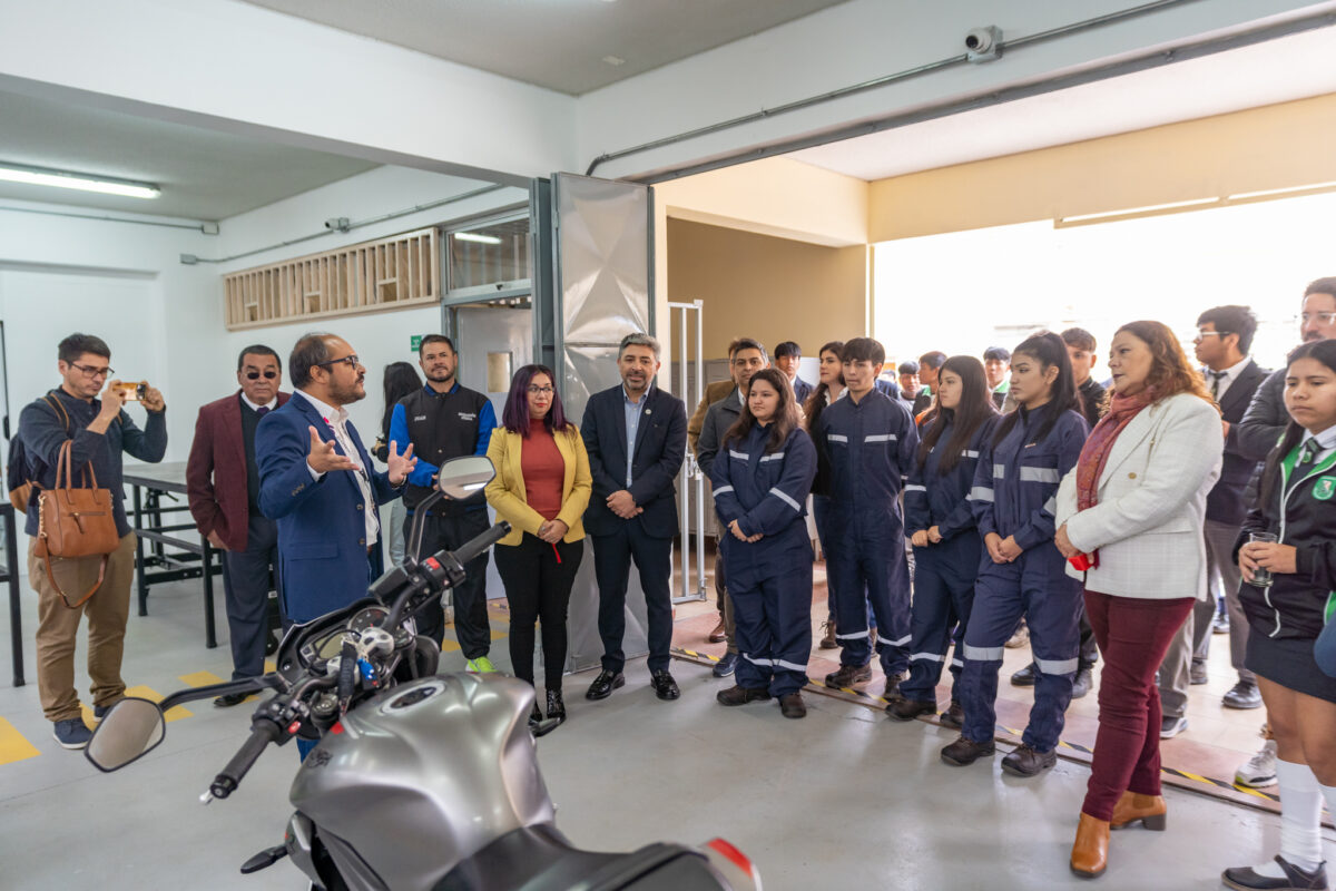 Tecnología y Valor Social: Impulso del Semillero LomasLab en Liceo Politécnico Los Arenales de Antofagasta