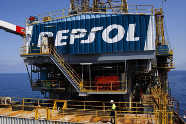 Repsol recibe licencia para ampliar negocios de petróleo en Venezuela