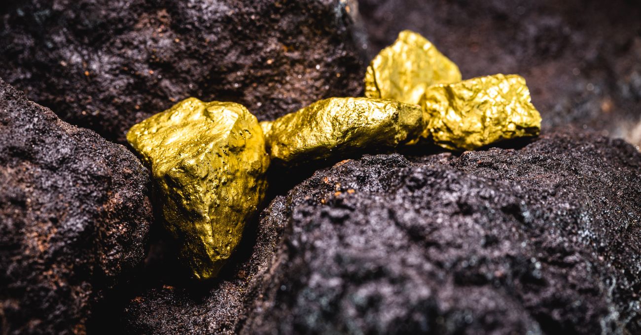 Producción de oro proyectada con beneficios económicos, sostenibilidad y futuro prometedor