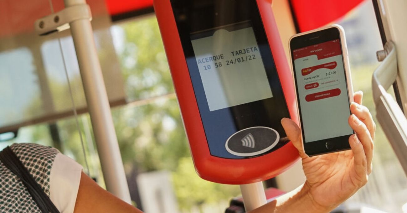 Pago con código QR facilita uso del transporte público en Chile