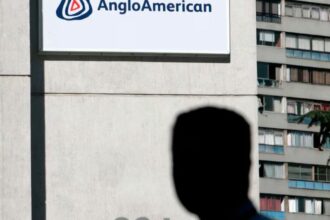 Anglo inicia desinversión formal en carbón y níquel tras rechazar a BHP