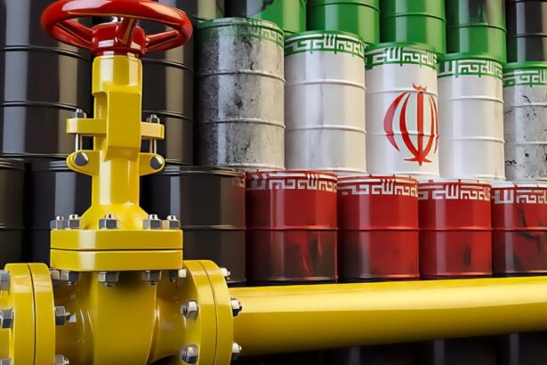 Irán aprueba plan para aumentar producción petrolera y sortear sanciones