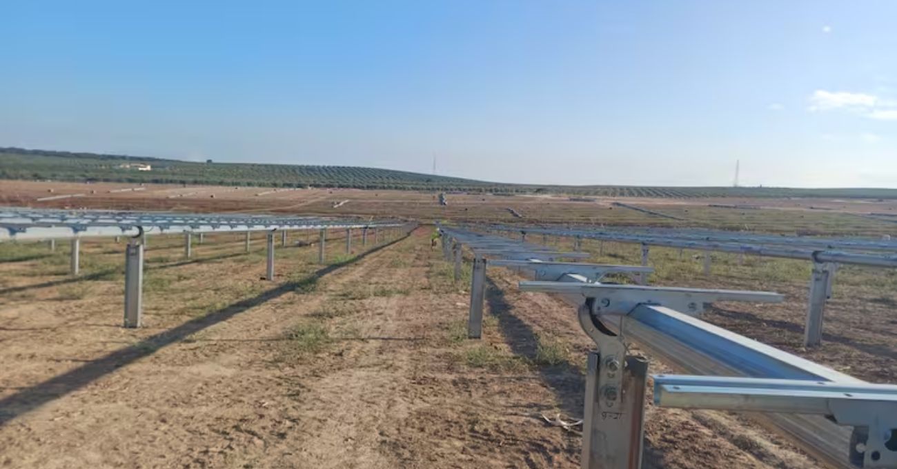 GRS construye plantas fotovoltaicas en Archidona para BRUC, impulsando las energías renovables.