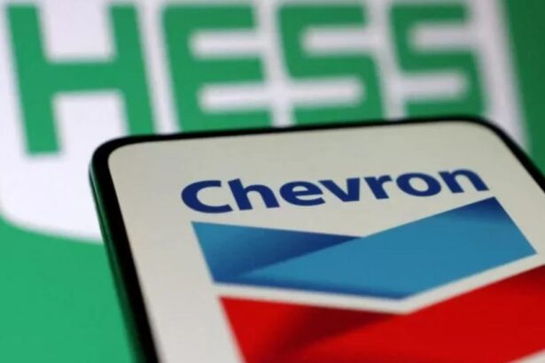 El Presidente de Guyana aplaude la oferta de Chevron para comprar un proyecto petrolero de US$ 150.000 millones