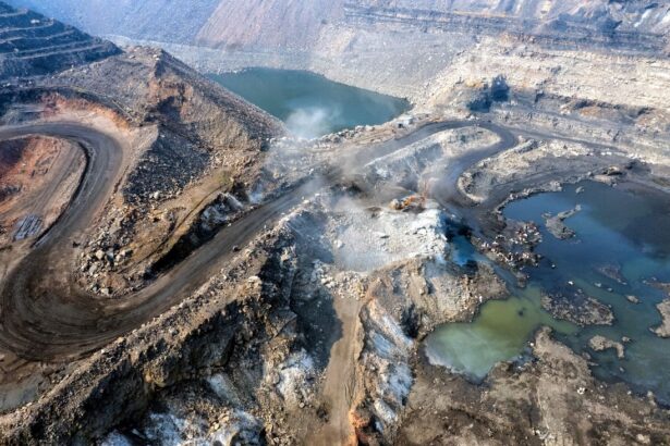 Programas de muestreo de rocas y bloques para evaluar proyecto minero