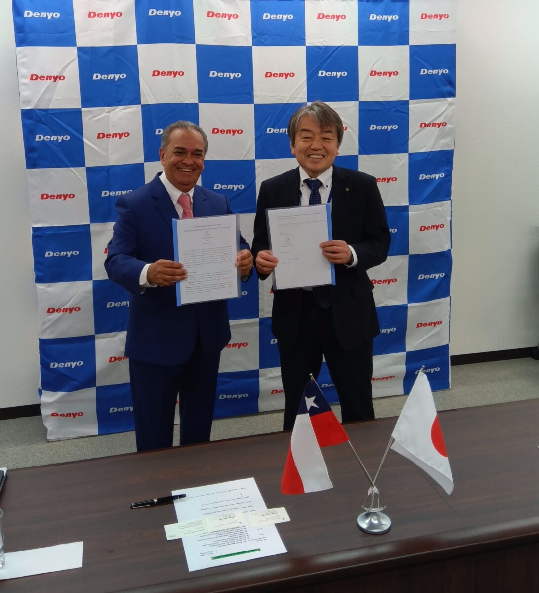 Schwager firma convenio con empresa japonesa para impulsar minería en el cono sur