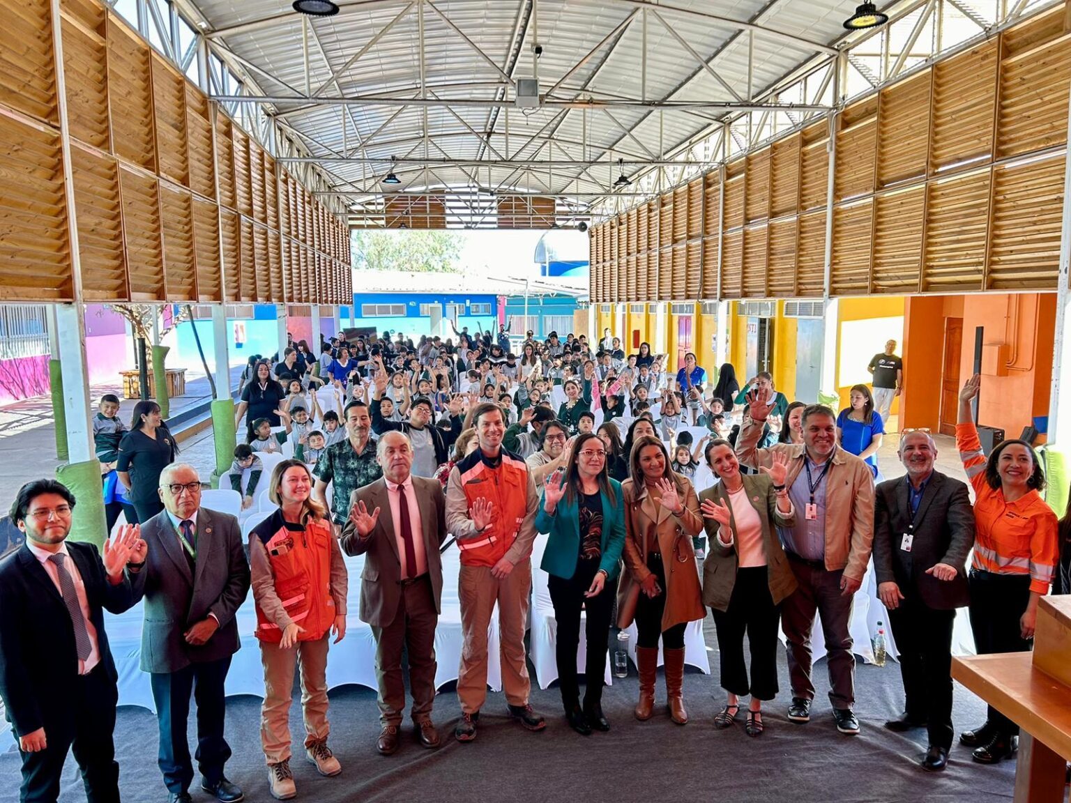 Laboratorios del siglo XXI, apoyarán la transformación digital de estudiantes de Sierra Gorda y Baquedano