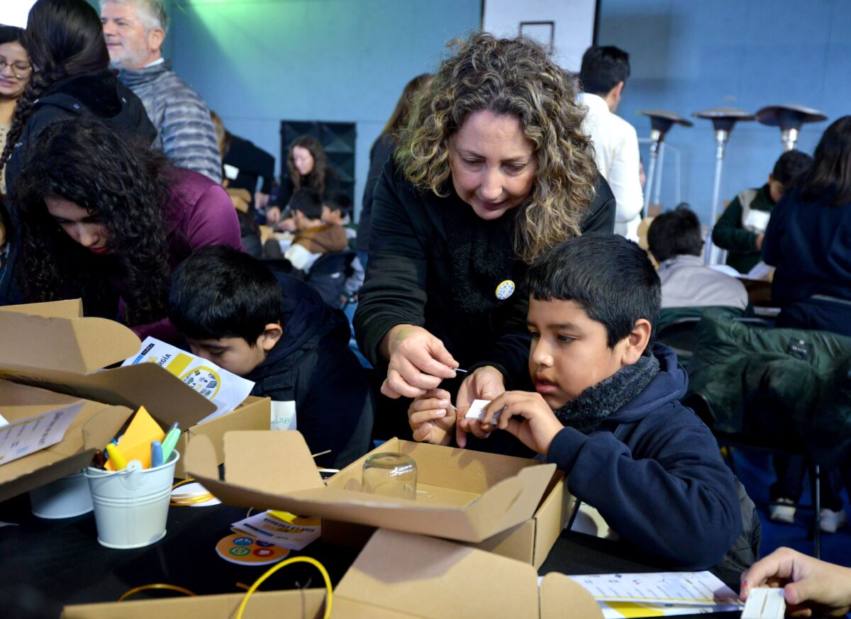 Futuro sostenible: estudiantes de la Araucanía descubren el poder de la energía renovable