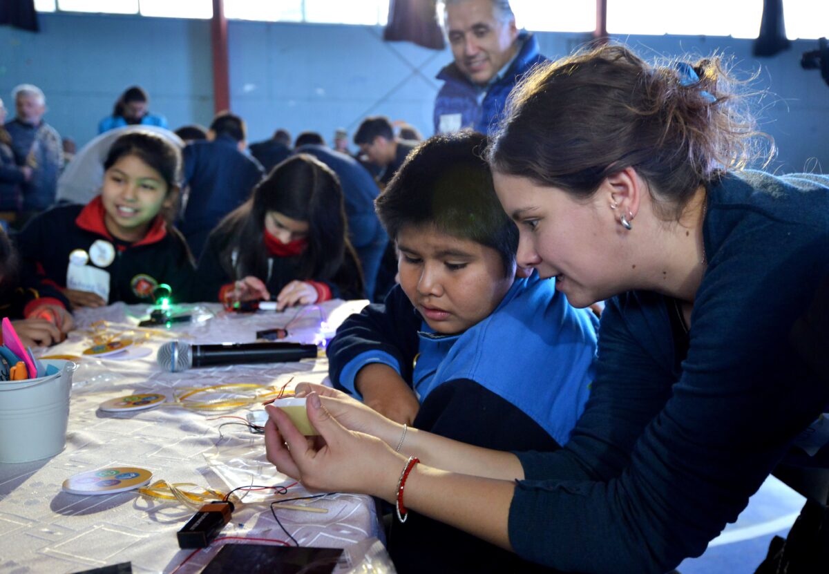 Futuro sostenible: estudiantes de la Araucanía descubren el poder de la energía renovable