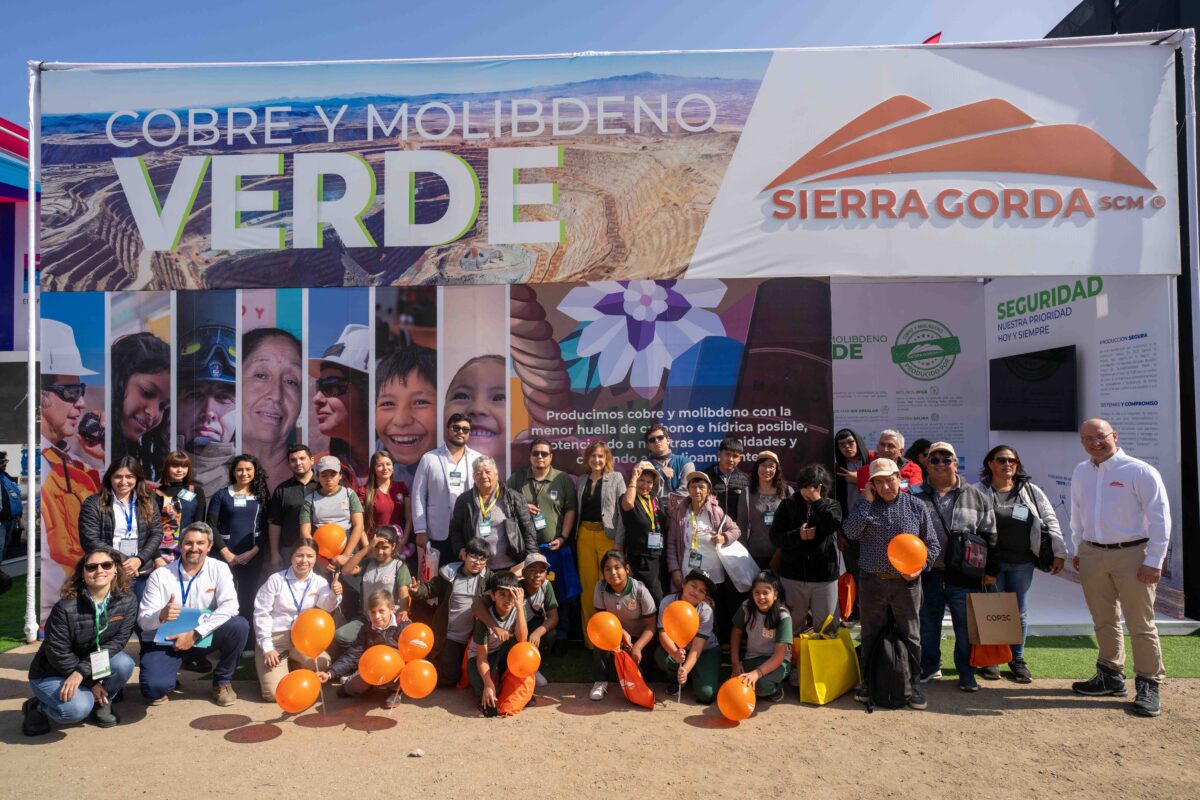 Sierra Gorda SCM recibió a vecinos para recorrer juntos Exponor 2024 