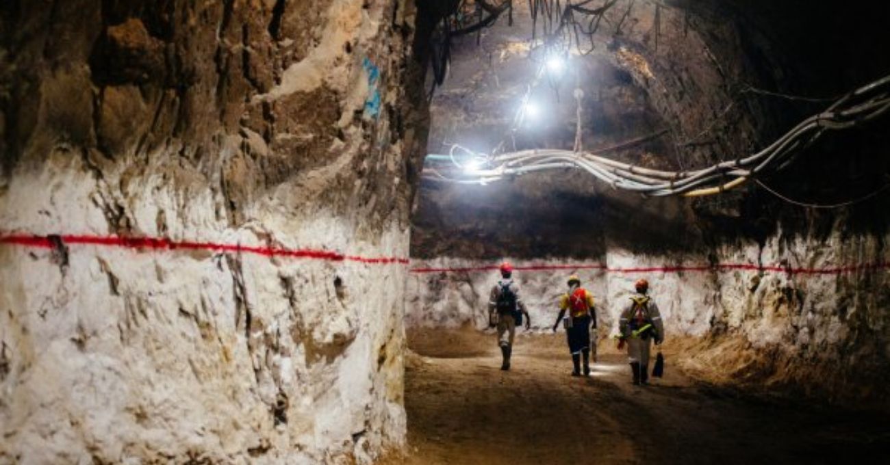 Las acciones de Gold Fields caen por el impacto en la producción de clima helado en Chile