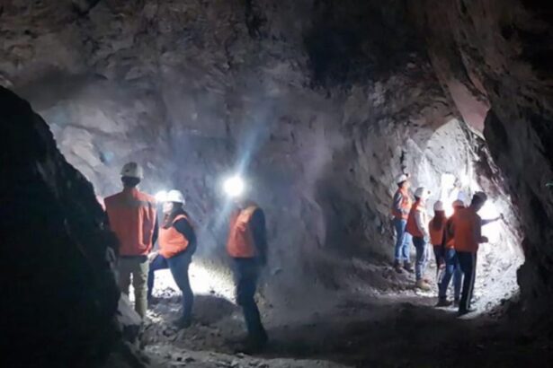 La Universidad Católica del Norte inaugura una mina escuela y apoya a la pequeña minería.