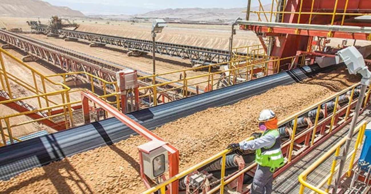 Costo promedio de la electricidad en mineras chilenas supera en 19% al resto de los productores del mundo