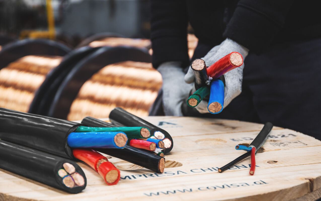 Empresa chilena es pionera y líder en creación de cables de seguridad fabricados 100% con energía renovable 