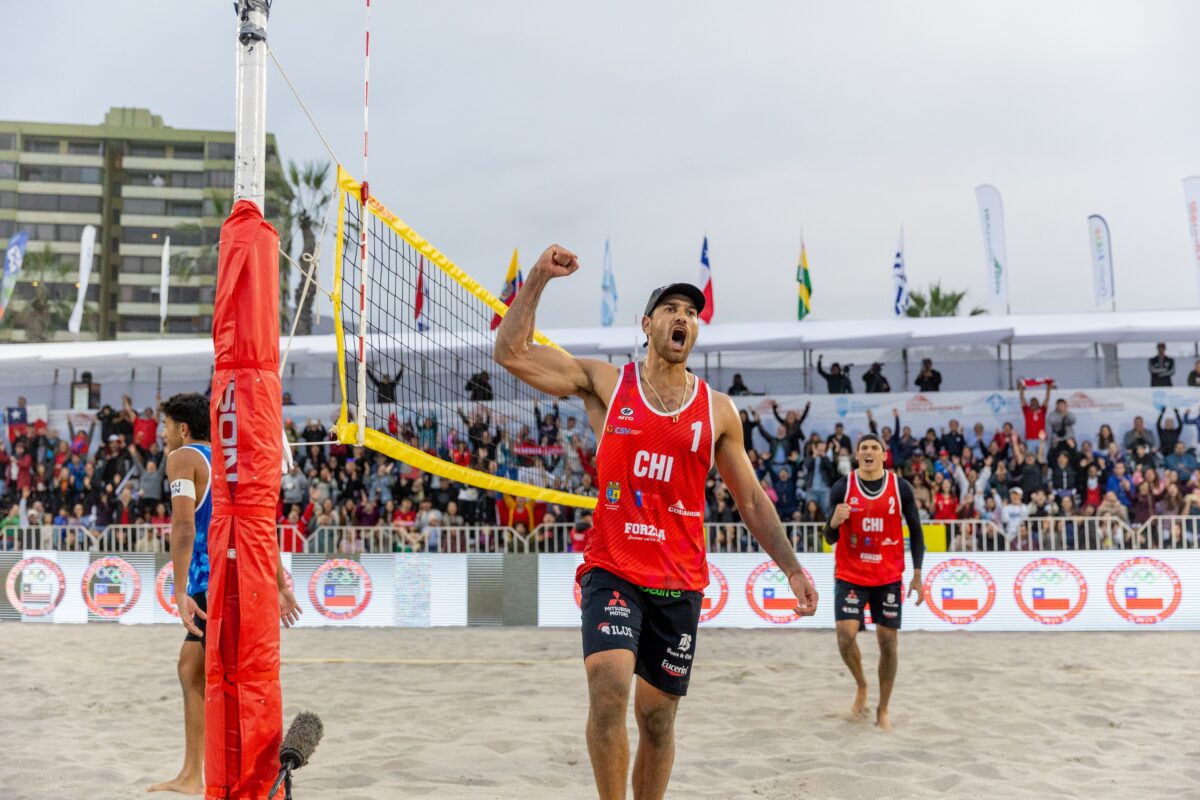 Chile gana cupo a París 2024 en preolímpico masculino de vóleibol playa en Arena Cavancha