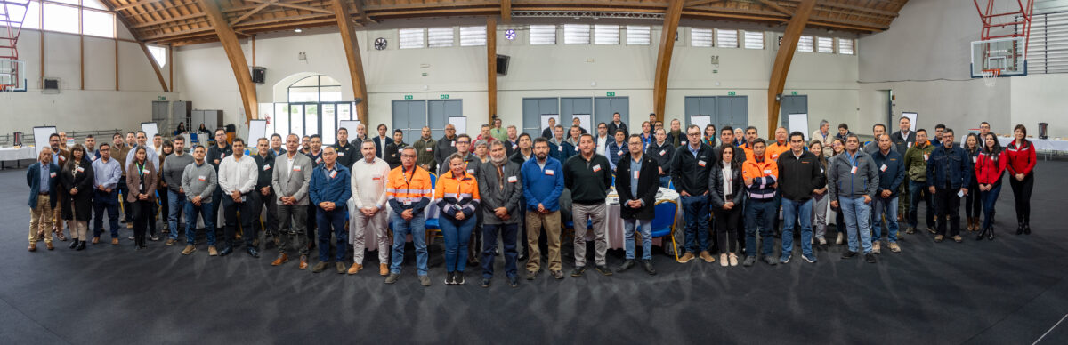 Más de 25 empresas de la mediana y gran minería reunidas en segundo  encuentro organizado por Sernageomin y Escondida | BHP  