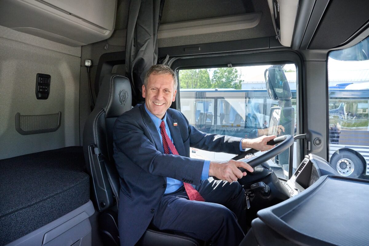 Ministro de Transportes visita casa matriz de Scania en el marco de la Electromovilidad