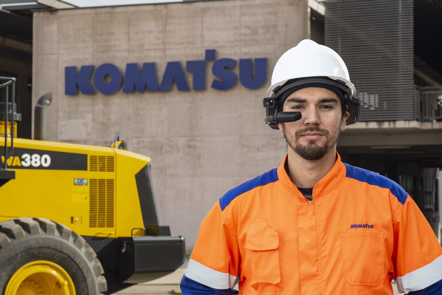 Komatsu lleva el soporte técnico de equipos a un nuevo nivel con Smart Glass