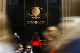 Codelco revierte pérdidas y obtiene ganancias gracias a aumento del precio del cobre