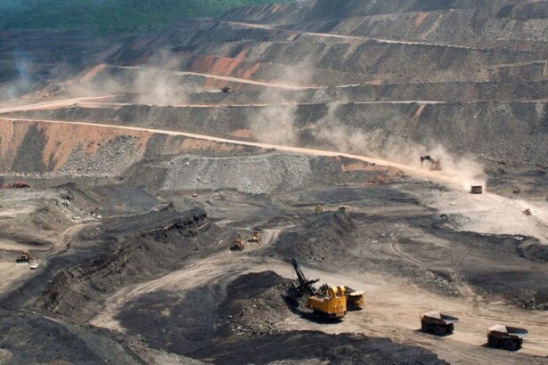 Barrick adquiere proyecto minero en Ecuador: expansión estratégica y beneficios económicos