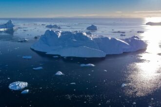 Diferencia en deshielo Antártida occidental: hallazgos clave sobre cambio climático.