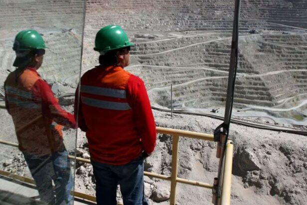 Producción de cobre en Chile crece en mayo: destaca Codelco y Escondida.