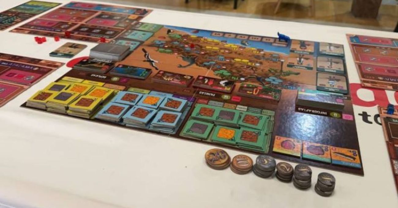 Descubre el patrimonio paleontológico de Atacama con el juego de mesa Paleo Atacama