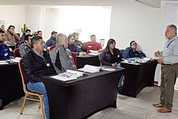 Grupo Minero Carola-Coemin imparte curso de responsabilidad personal y seguridad
