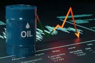 Los precios del petróleo caen por preocupaciones sobre China y fortaleza del dólar