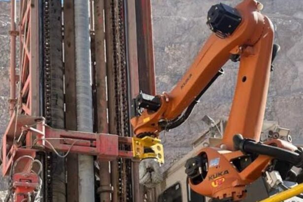 Eficiencia y seguridad en la operación minera de Mantos Blancos gracias a un brazo robótico
