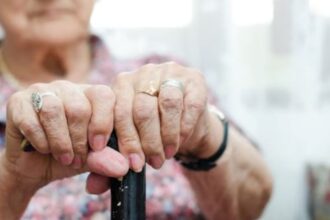 Beneficios para adultos mayores en julio: bonos, pensiones y subsidios