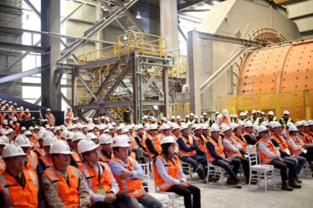 Trabajadores de Escondida llaman a rechazar oferta y amenazan con huelga