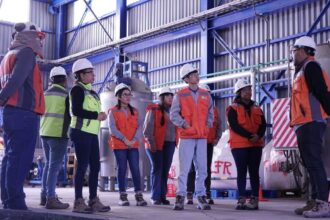 Estudiantes visitan faena de SQM y planta solar de ENGIE para aprender sobre energías limpias